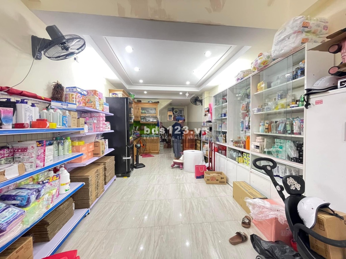 Nhỉnh 5 tỷ gara ô tô kinh doanh full nội thất giao thông thuận tiện lh 0354108583