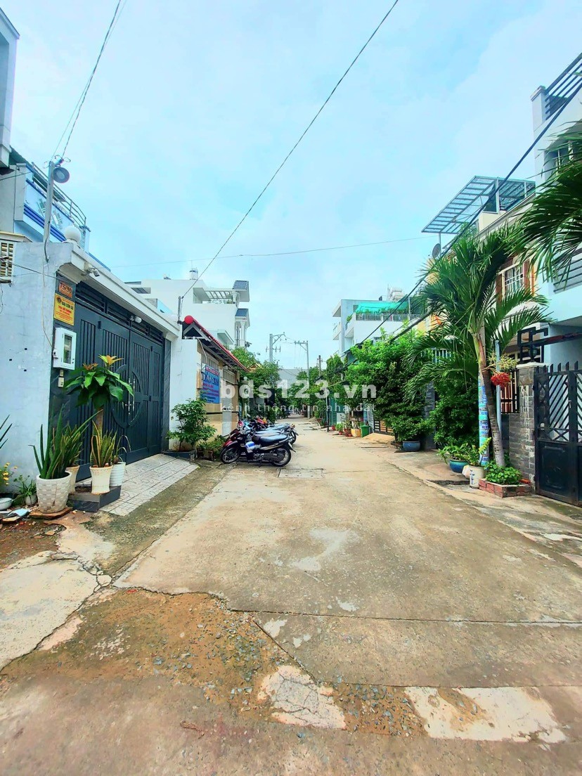 Nhà hiếm HXH đường Đình Phong Phú, diện tích 70m² giá chỉ 5,3 tỷ đồng