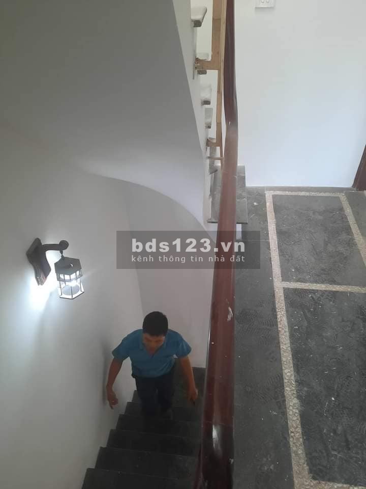 Bán nhà kinh doanh tốt Vĩnh Hưng, Hoàng Mai 54 m x 5 tầng, MT 3.6m, giá 8.3 tỷ.
