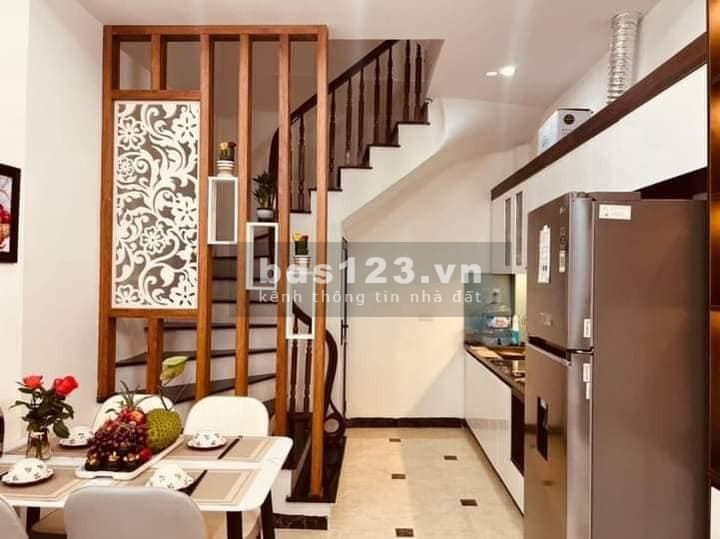 Bán nhà Hoàng Mai DT 31m² x 5 tầng, mặt tiền 3,3m, giá 3,65 tỷ đồng LH 0975258510