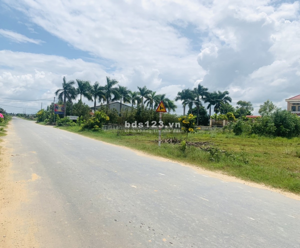 MT đường nhựa thông thoáng 20m,Giá chỉ 1Tỷ4 đã có lô đất DT 500M2 10x51 ở Huyện Bến Cầu Tây Ninh SHR