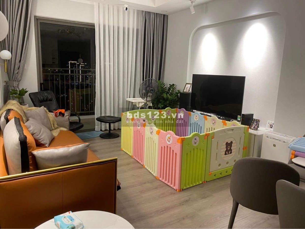 Bán gấp 3PN full nt chỉ 5,8 tỷ tại The Sun Avenue tầng cao, view thoáng