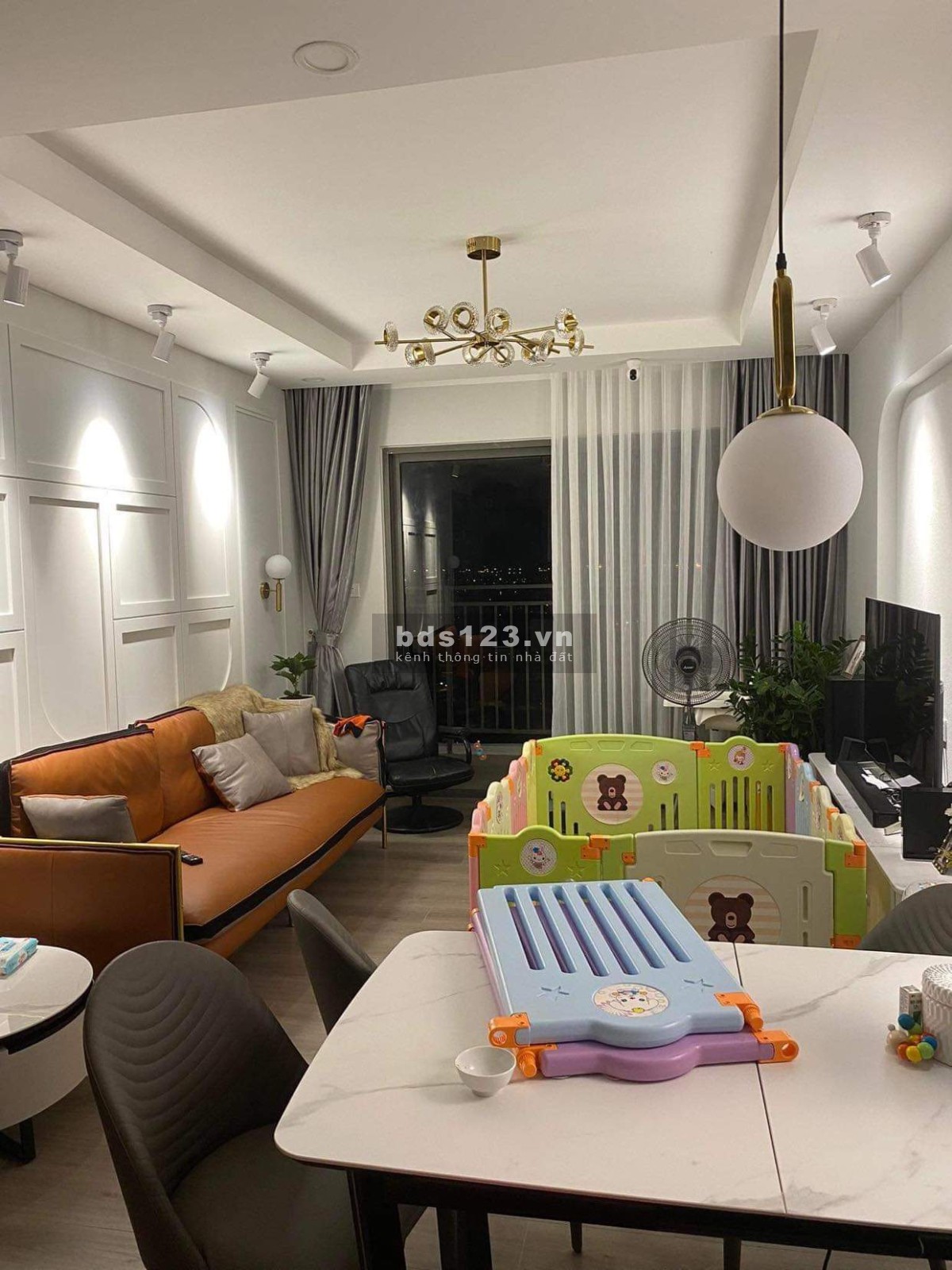 Bán gấp 3PN full nt chỉ 5,8 tỷ tại The Sun Avenue tầng cao, view thoáng