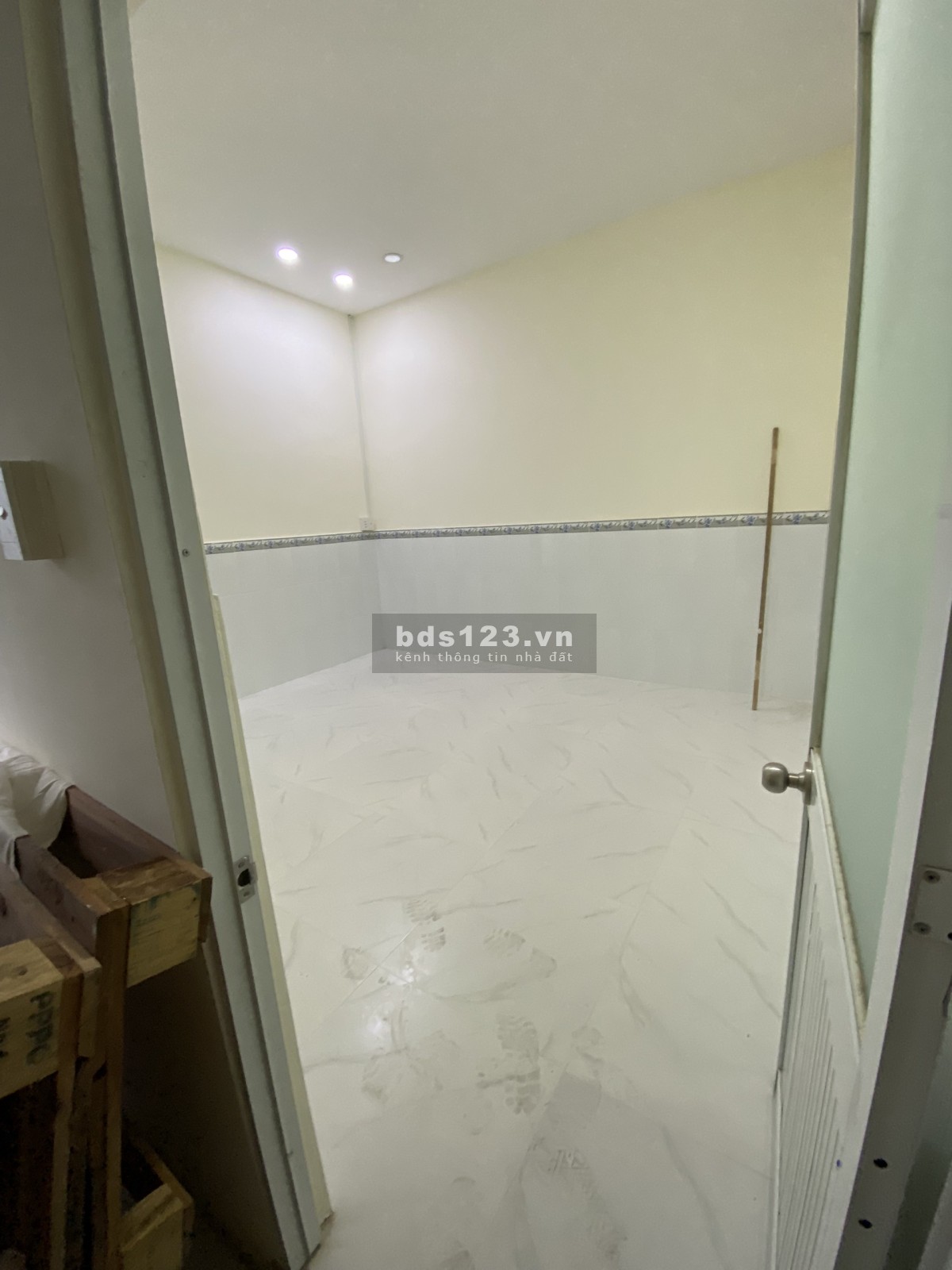 Chính chủ bán nhà hẻm nhỏ 184 Lý Chính Thắng P9 Quận 3 lh 0979099564