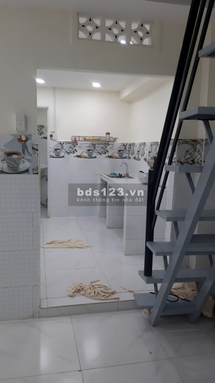 Chính chủ bán nhà hẻm nhỏ 184 Lý Chính Thắng P9 Quận 3 lh 0979099564