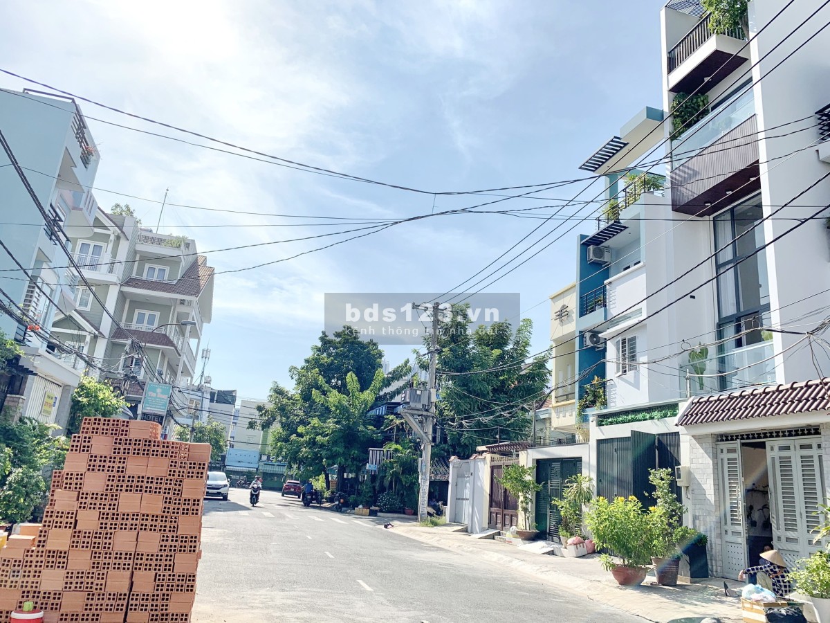 Cần bán nhà mặt phố đường số khu cư xá Ngân hàng, P.TTT, Quận 7