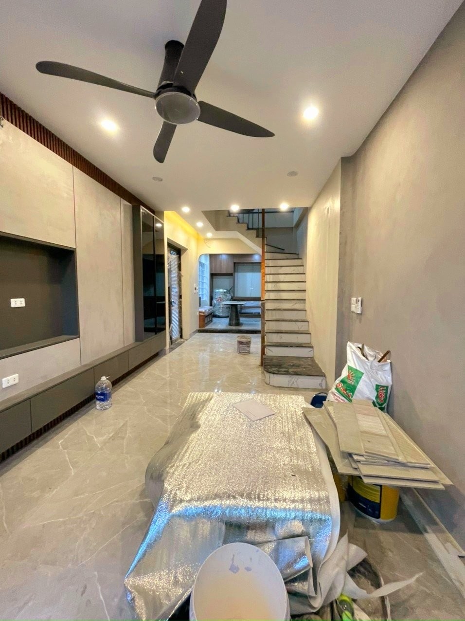 Nhà Tân Triều 40/52 tầng 2, 5 tầng, giá 9.8 tỷ lô góc ô tô tránh, ngõ thông ở kinh doanh