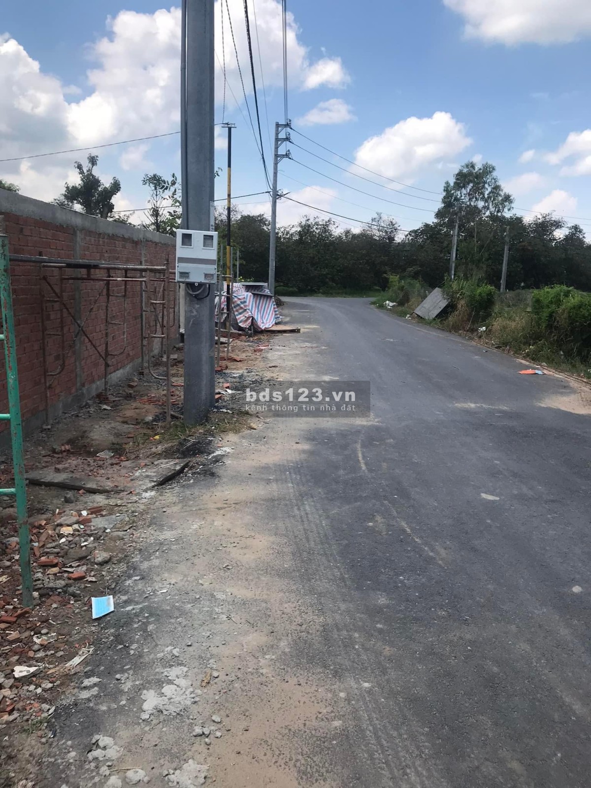 Gia đình cần bán lô đất vị trí đẹp. Nằm ở Âp 3 An Viễn giá đầu tư sinh lời