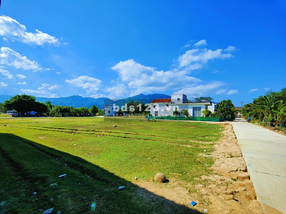 Bán lô đất chính chủ 2 mặt tiền Vạn Long thuộc khu kinh tế Vân Phong giá nhanh 850 triệu