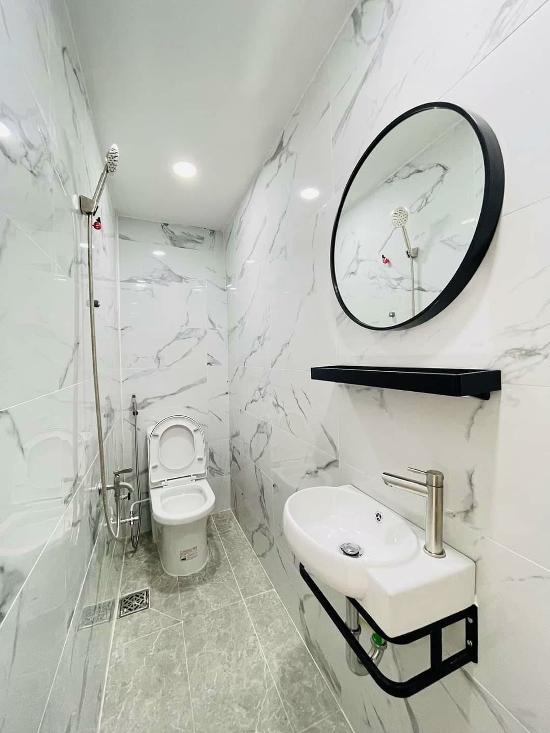 Bán nhà đường Lê Văn Sỹ gần trường học Q3, 43.2m2, Giá 5.4 tỷ TL