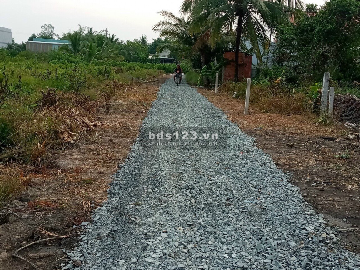 500m2 đất vườn cách nhựa 816 200m giá chỉ 460 triệu thương lượng