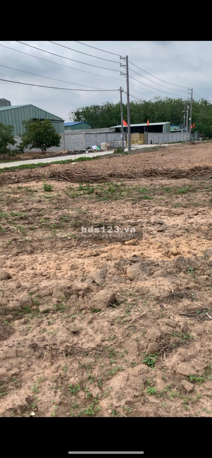 Gia đình cần bán lô đất vị trí đẹp. Nằm ở Âp 3 An Viễn giá đầu tư sinh lời