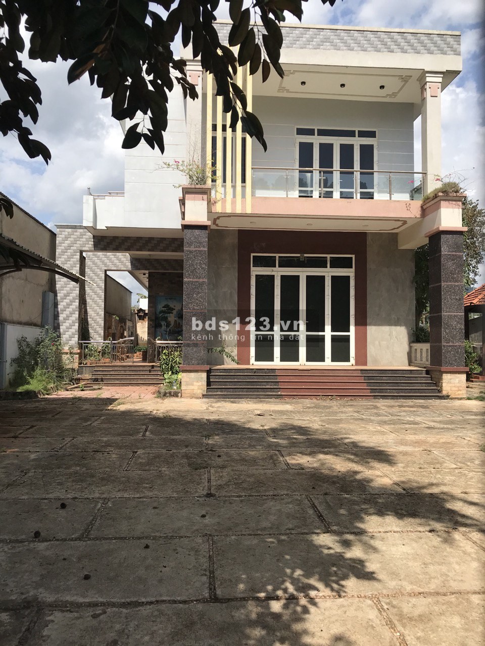 Tài sản bán thanh lý của ngân hàng để thu hồi nợ khu dân cư, đường lớn