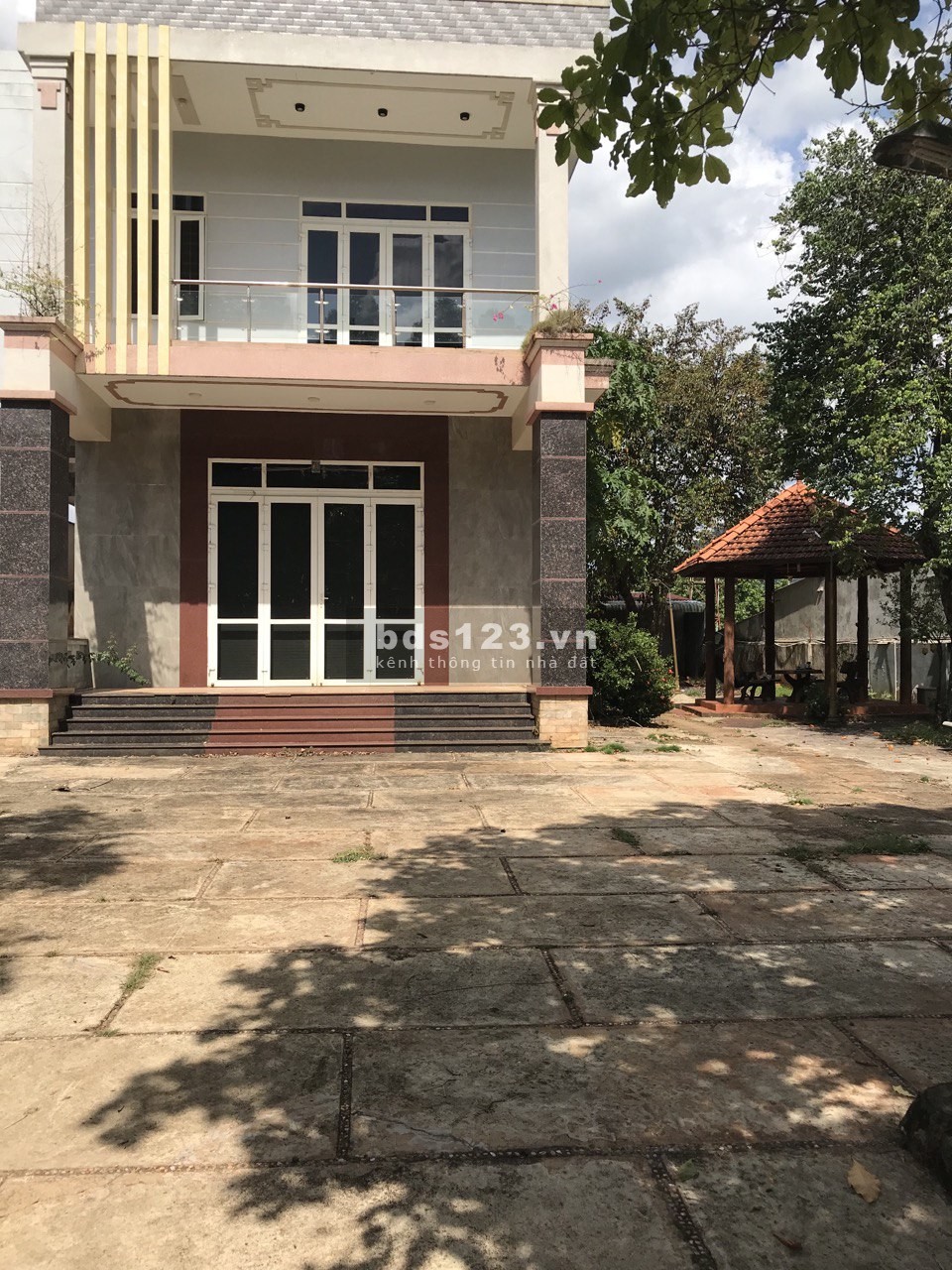 Tài sản bán thanh lý của ngân hàng để thu hồi nợ khu dân cư, đường lớn