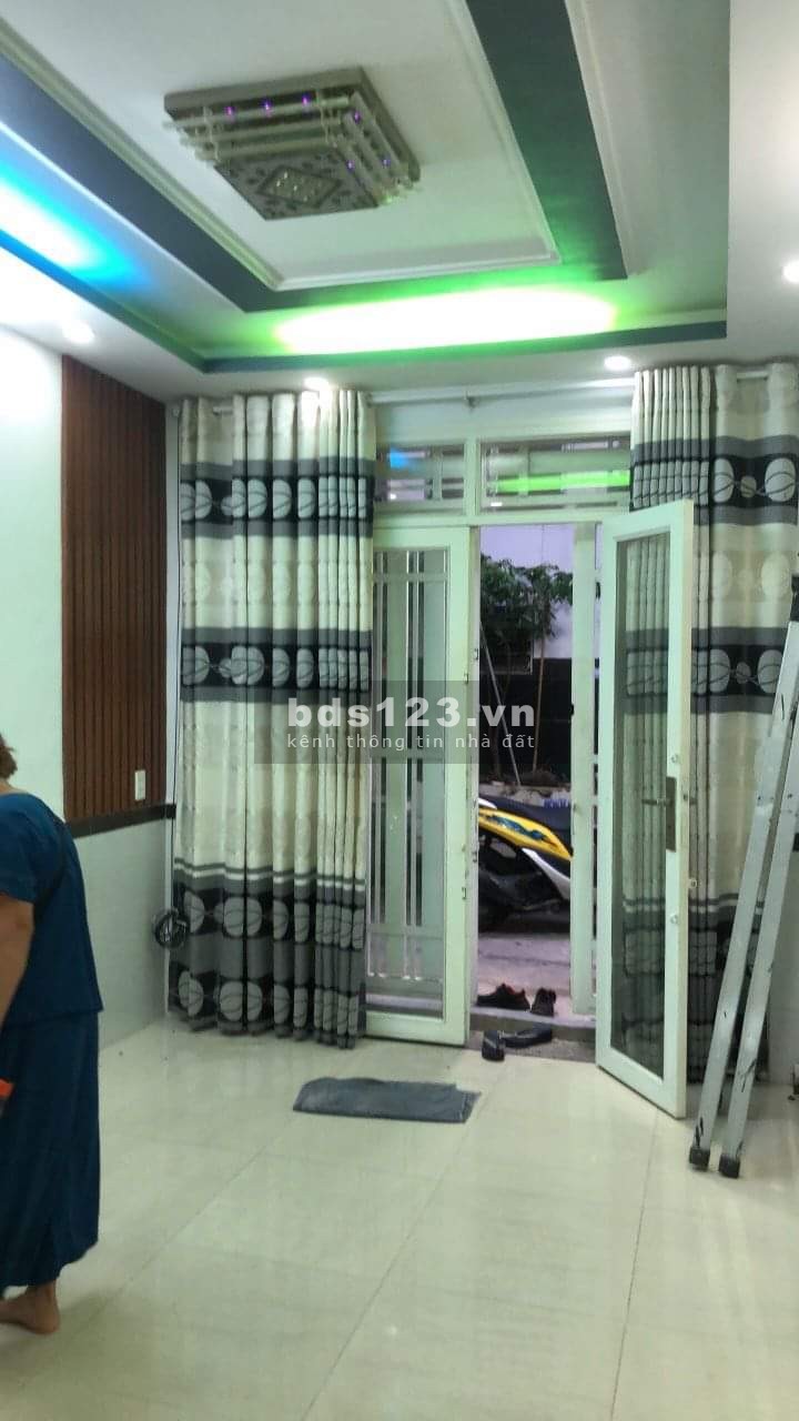 Cần bán gấp nhà nhỏ xinh Quang Trung, diện tích 44m2, 2 lầu, giá 2,75 tỷ