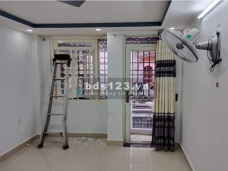 Cần bán gấp nhà nhỏ xinh Quang Trung, diện tích 44m2, 2 lầu, giá 2,75 tỷ