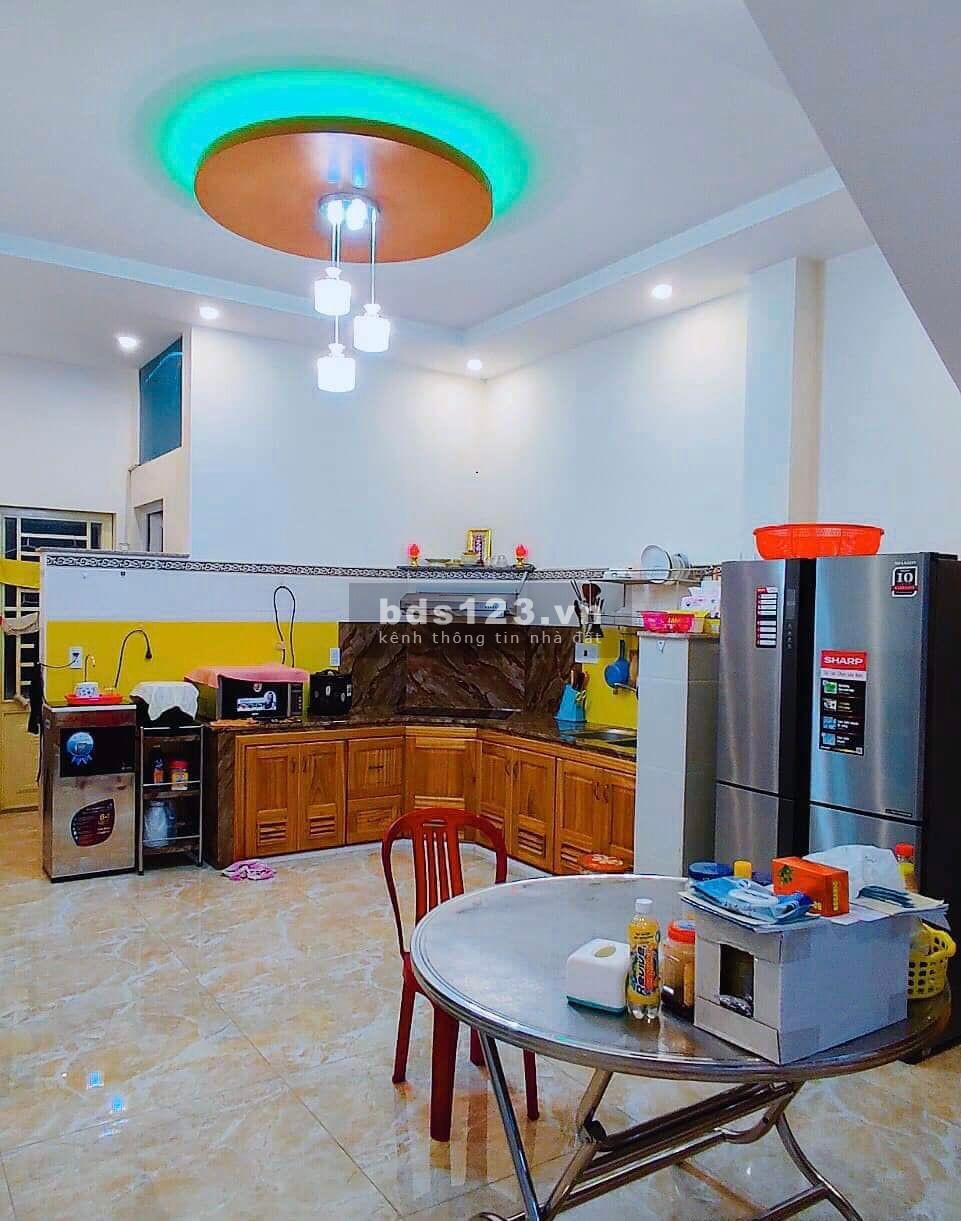 Nhà 3 tầng Trung tâm Hải Châu, gần biển, giá sập sàn bàn giao đủ giấy tờ
