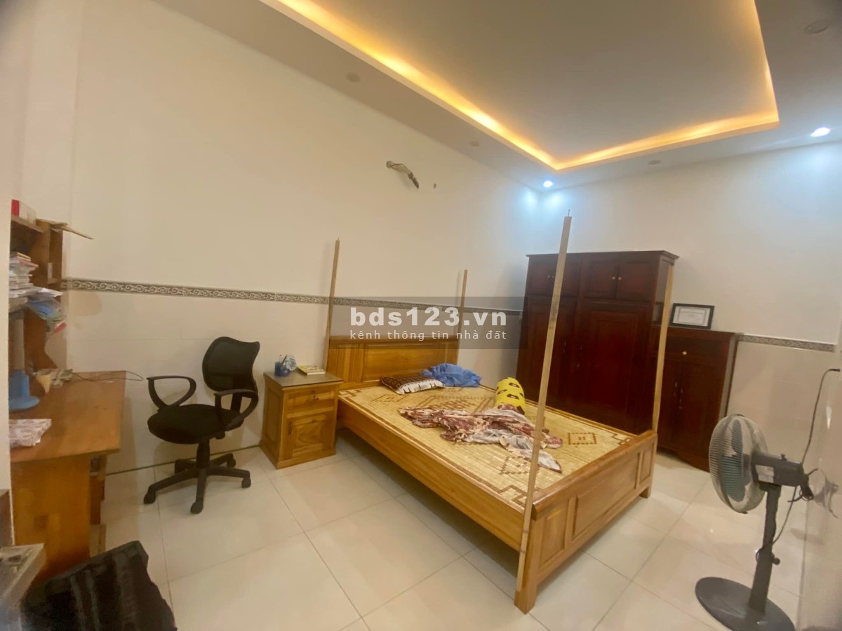 Nhà 3 tầng Trung tâm Hải Châu, gần biển, giá sập sàn bàn giao đủ giấy tờ