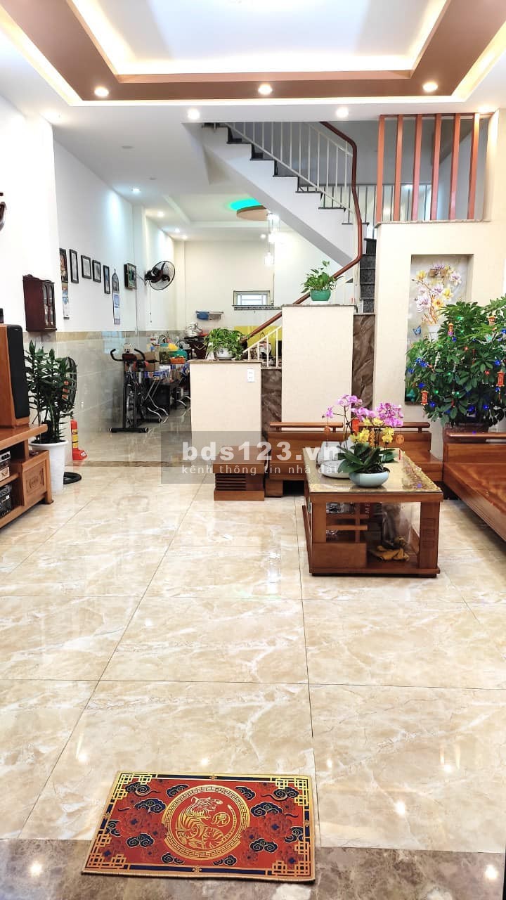 Nhà 3 tầng Trung tâm Hải Châu, gần biển, giá sập sàn bàn giao đủ giấy tờ