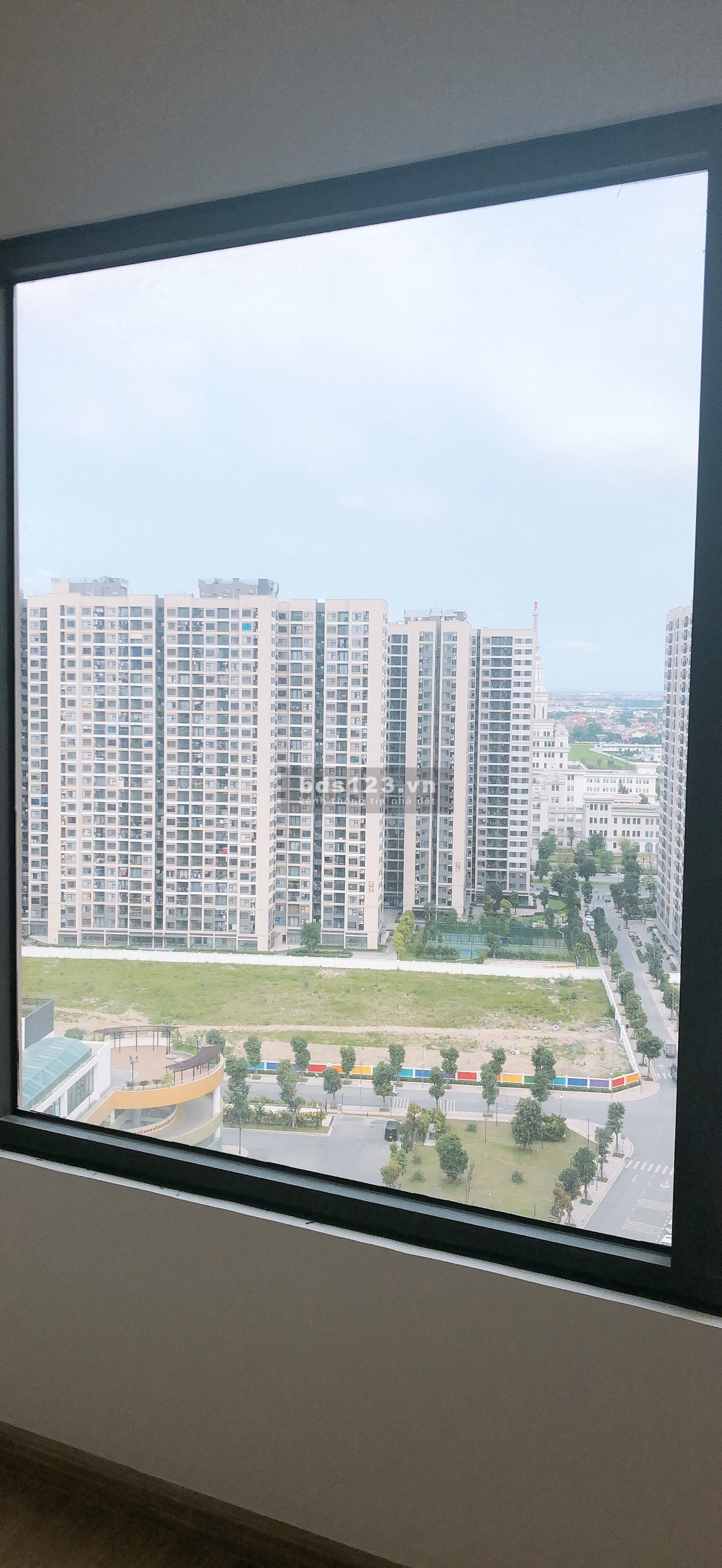 Bán căn 3pn, 2wc dt 80m2 Vinhomes Ocean Park tầng trung, giá 2.3 tỷ, bán nhanh trong tháng