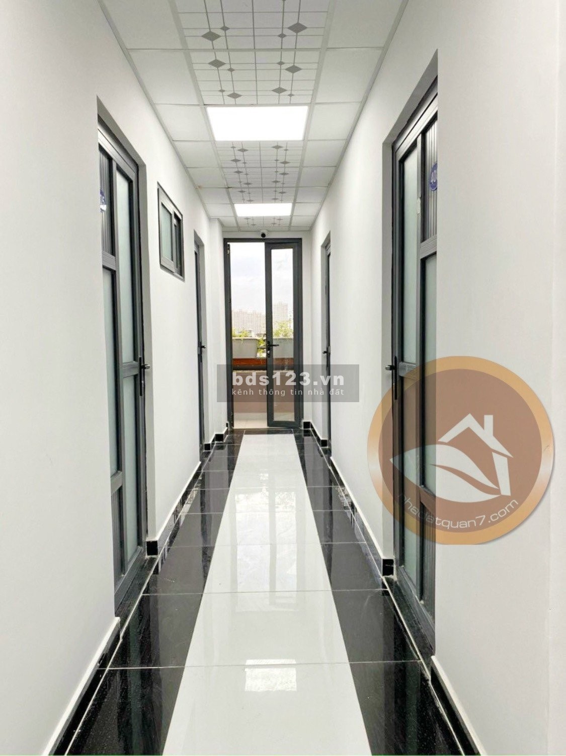 Bán nhanh CHDV tại mặt tiền P. Tân Quy, Quận 7 với 70 phòng đẹp