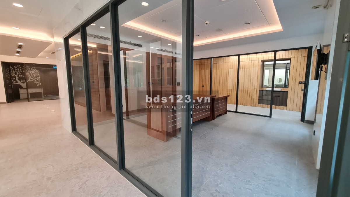 Cho thuê Shophouse ngay tuyến Nguyễn Cơ Thạch, khu SALA Quận 2 - Đã có máy lạnh và thang máy
