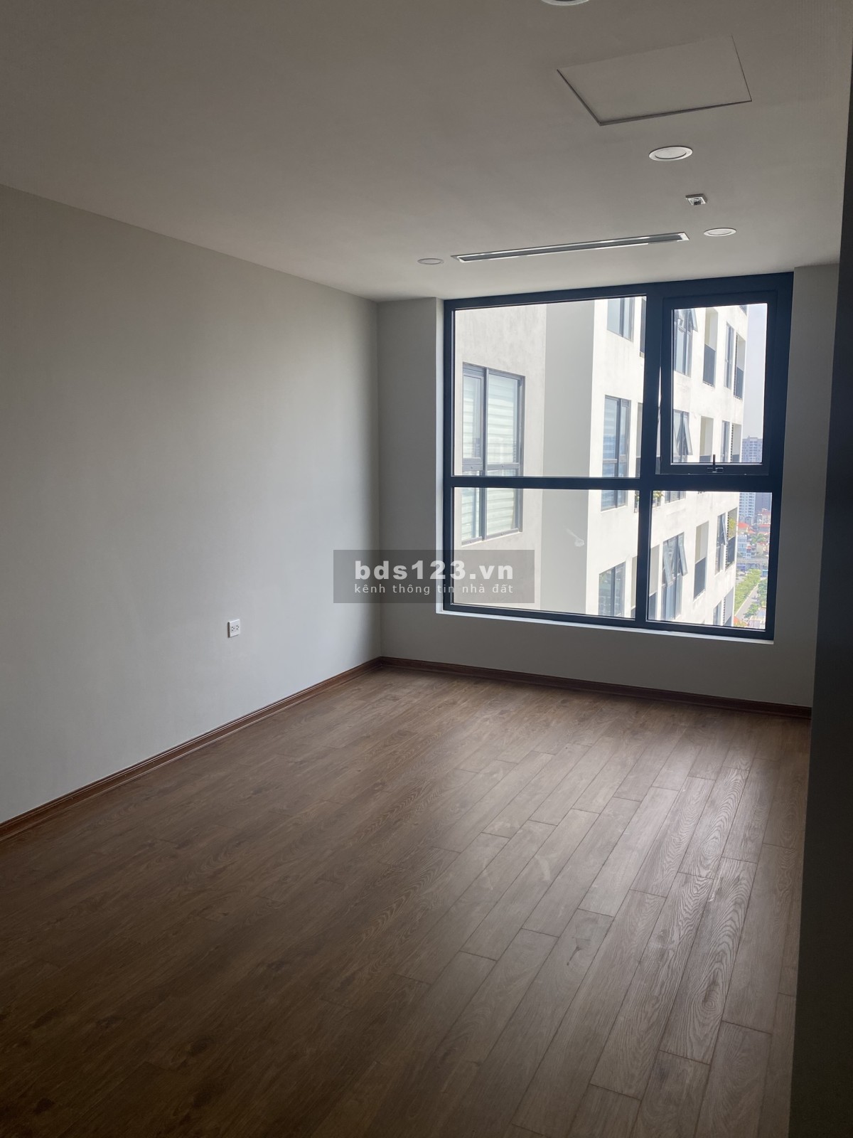 Bán gấp căn 4n diện tích 133m2 tòa The Park Home chỉ 6. Xxx tỷ sổ hồng lâu dài. 0374402946
