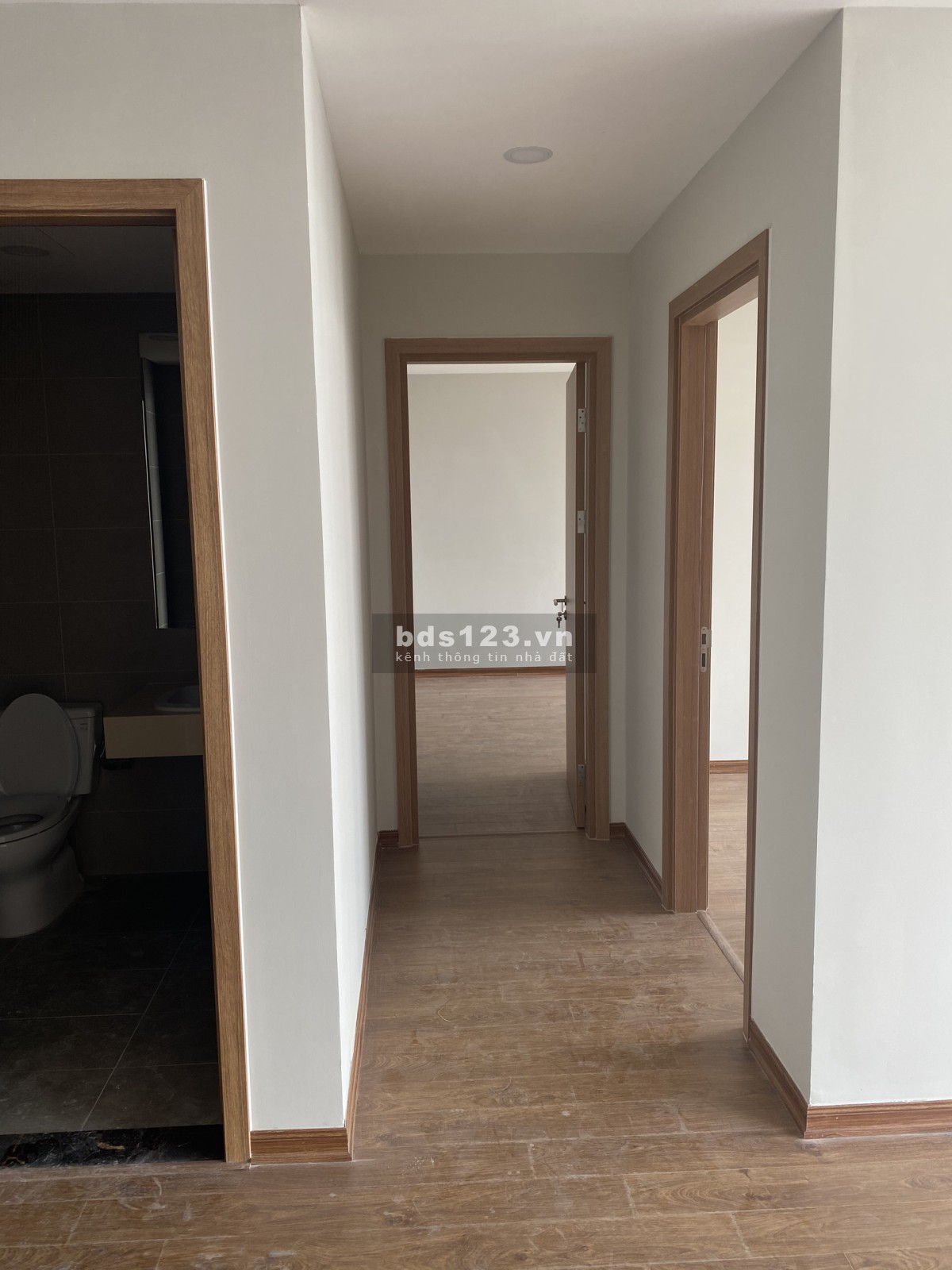 Bán gấp căn 4n diện tích 133m2 tòa The Park Home chỉ 6. Xxx tỷ sổ hồng lâu dài. 0374402946