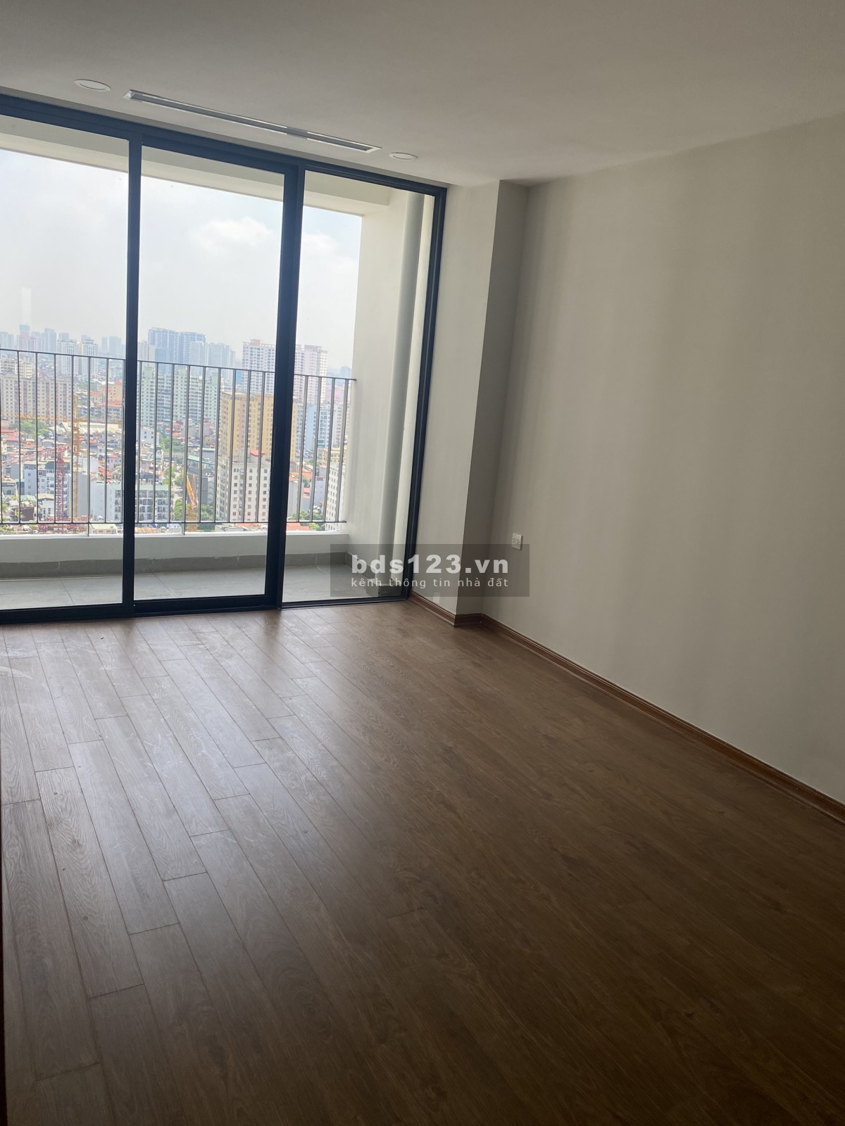 Bán gấp căn 4n diện tích 133m2 tòa The Park Home chỉ 6. Xxx tỷ sổ hồng lâu dài. 0374402946
