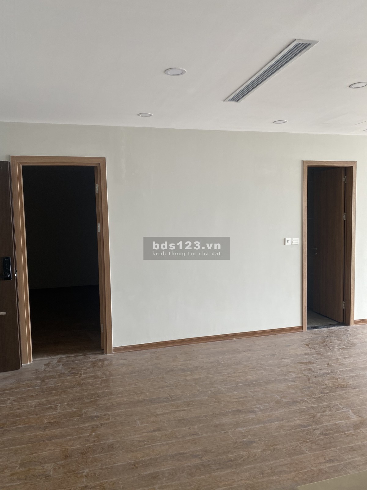 Bán gấp căn 4n diện tích 133m2 tòa The Park Home chỉ 6. Xxx tỷ sổ hồng lâu dài. 0374402946