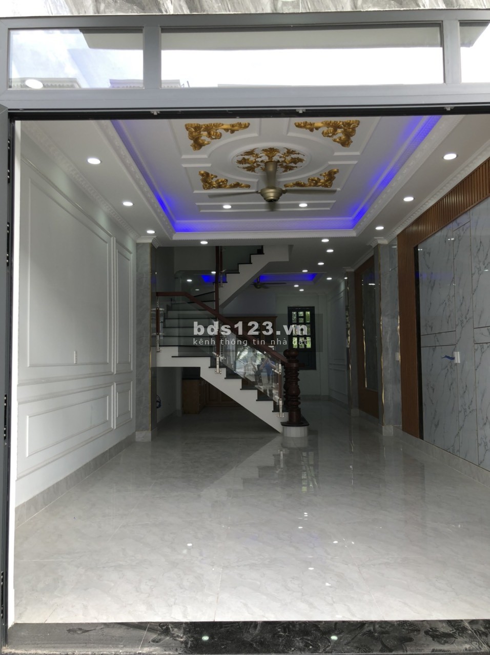 Nhà 1 trệt, 2 lầu đúc kiên cố, Dĩ An giá bán 3.5 tỷ, diện tích 68m2, tiện ích đủ