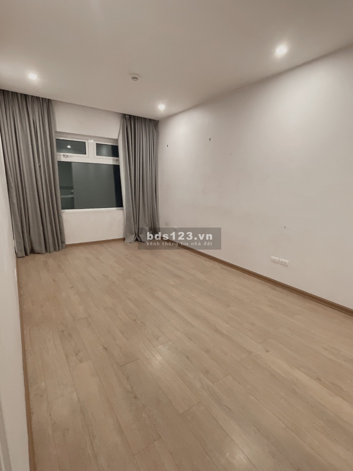 Chuyển Nhượng Giá Rẻ Căn Hộ 95m2 tại Hoà Bình Green City, HN
