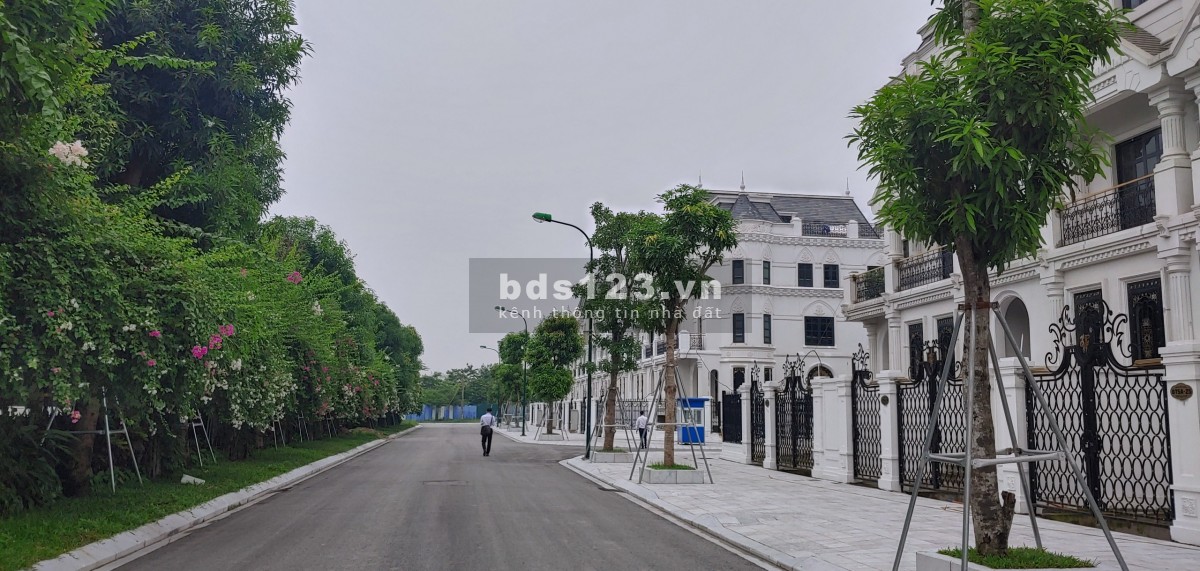 Suất ngoại duy nhất căn có view hoa biệt thự Ciputra với sổ đỏ trao tay, bàn giao nhanh chóng