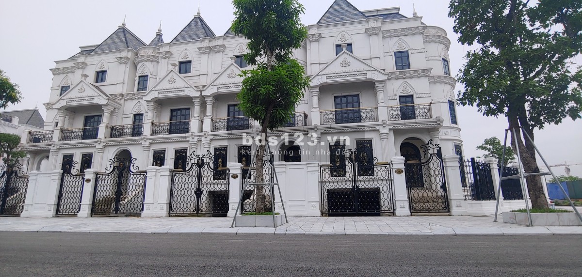 Suất ngoại duy nhất căn có view hoa biệt thự Ciputra với sổ đỏ trao tay, bàn giao nhanh chóng