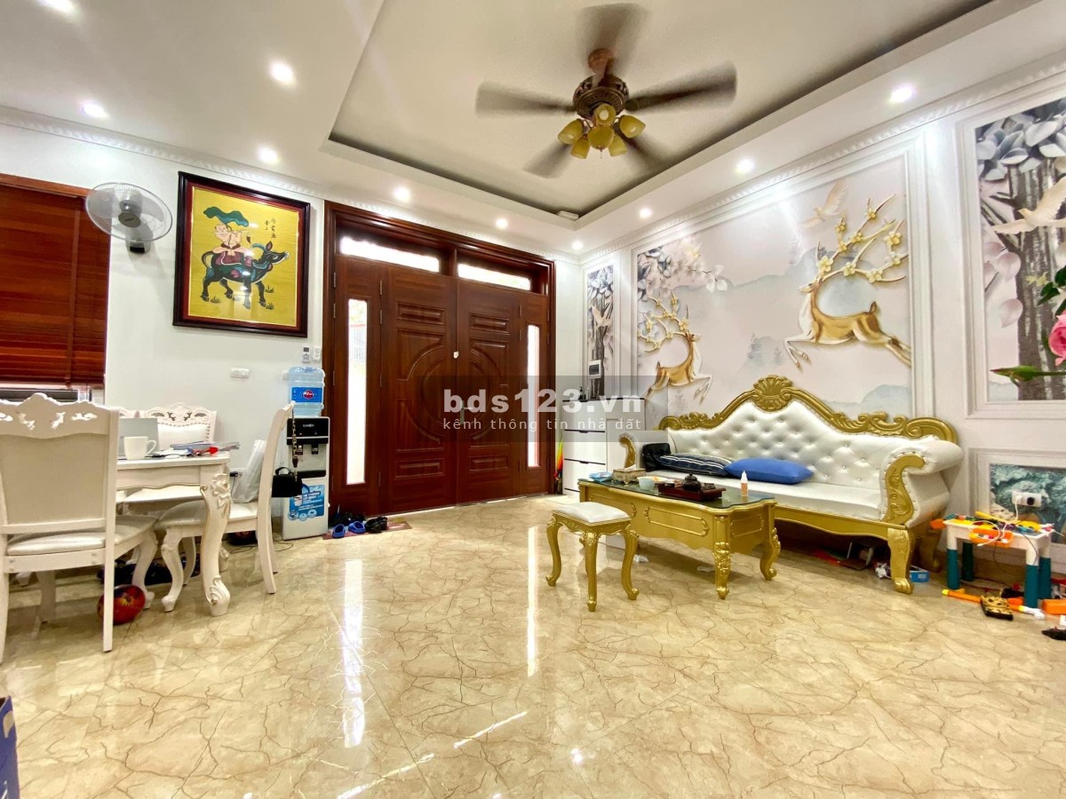 Bán nhà Nguyễn Văn Cừ full nội thất đẹp long lanh liên hệ 0966067112
