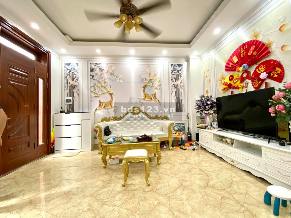 Bán nhà Nguyễn Văn Cừ full nội thất đẹp long lanh liên hệ 0966067112