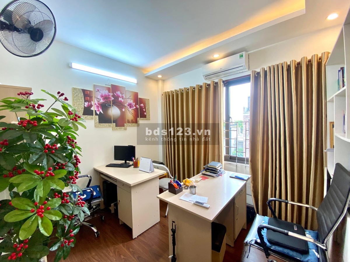 Bán nhà Nguyễn Văn Cừ full nội thất đẹp long lanh liên hệ 0966067112