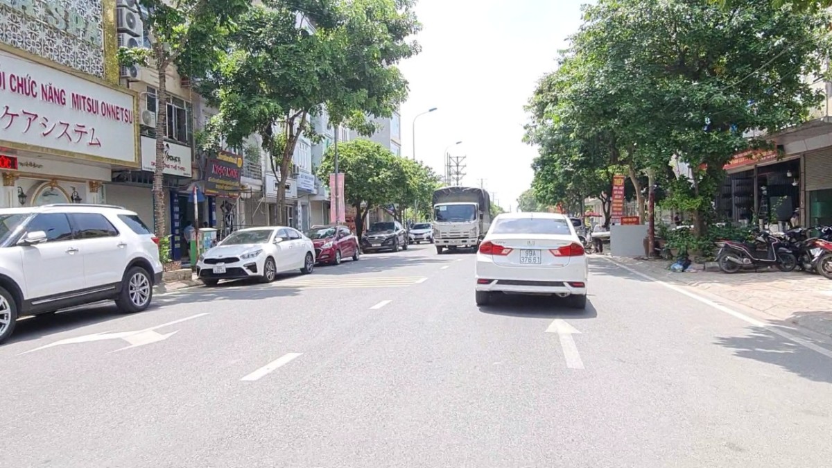 68m2 phố kinh doanh sầm uất nhất Trâu Quỳ, Gia Lâm, Hà Nội. Mặt tiền 7m. Lh 0926782459.