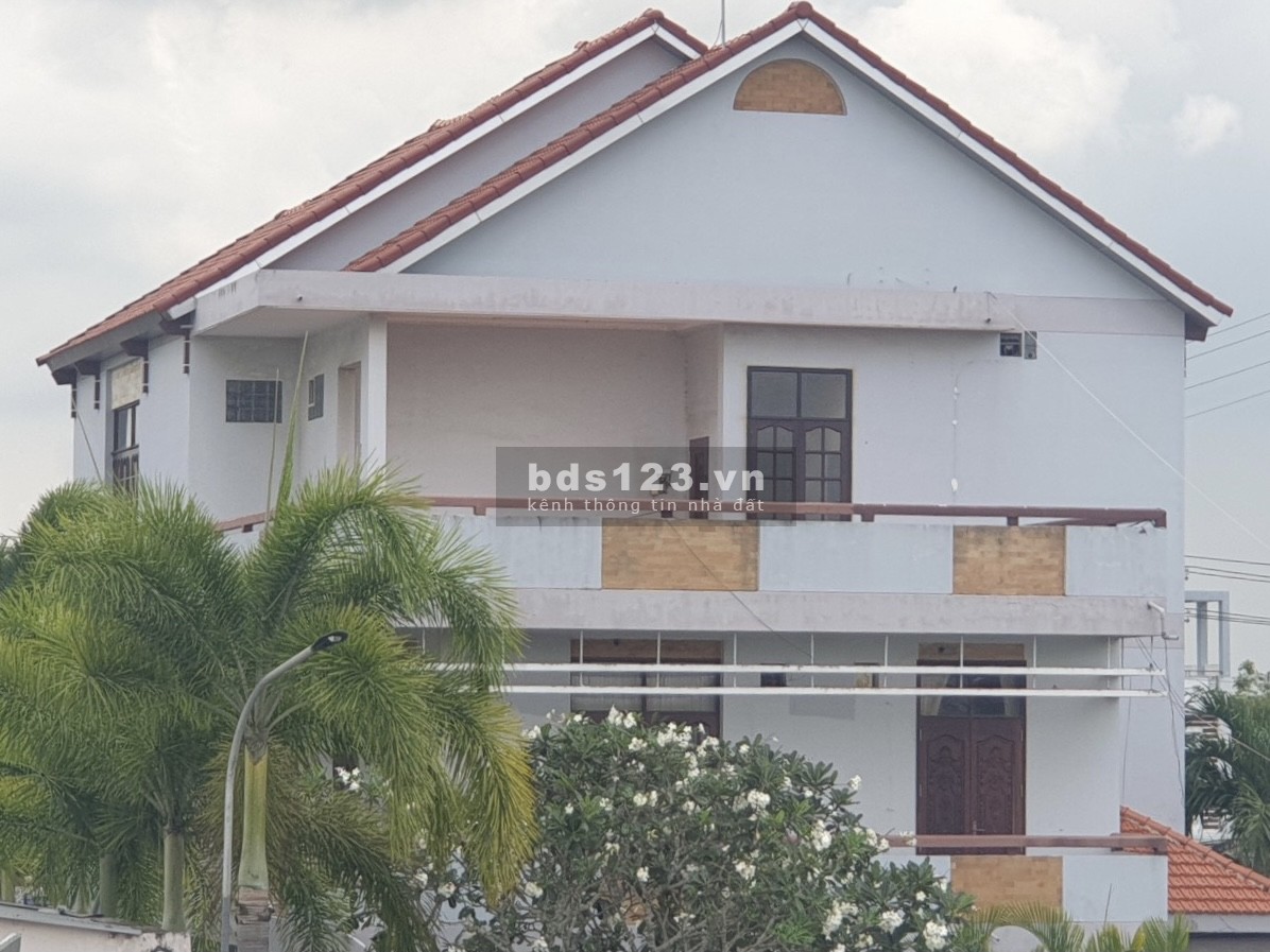 Cho thuê biệt thự làm văn phòng giá tốt, sử dụng được ngay lh 0913890187