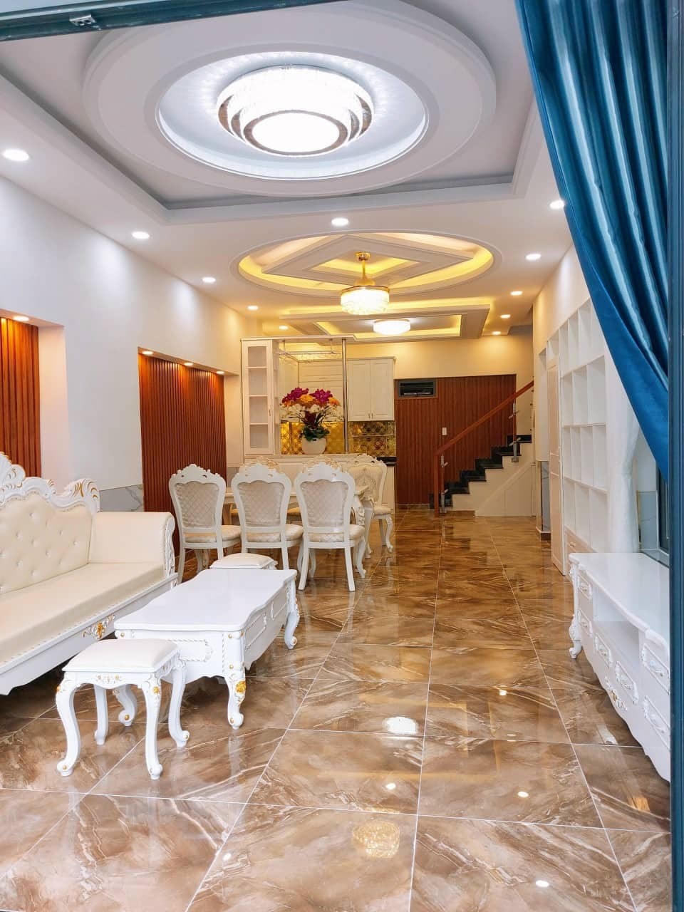 Nhà HXH Nguyễn Thị Thập diện tích 60m² x 2 tầng chào bán giá 11 tỷ đồng