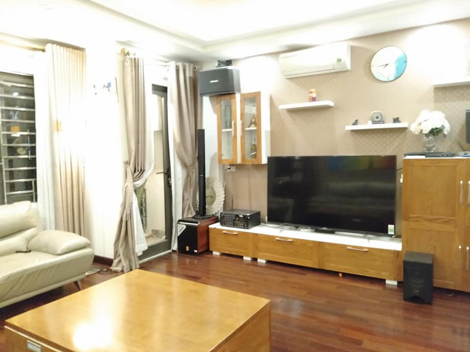 Nhà hiếm phố Ngũ Nhạc, gần bãi gửi ô tô, nhà mới đẹp ở luôn DT 35m² x 5 tầng, giá chỉ 2,7 tỷ đồng