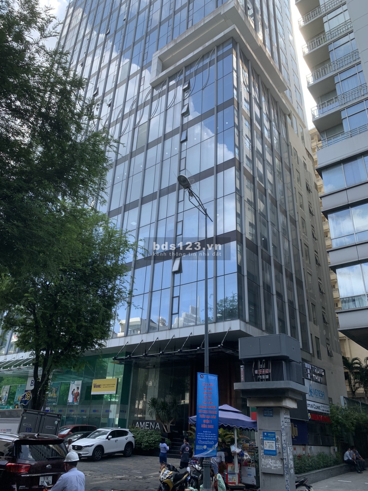 Cho thuê mặt bằng kinh doanh Nhà hàng-Cafe MT Lê Thánh Tôn, Q1 - DTSD: 1342m2. Thang máy riêng biệt