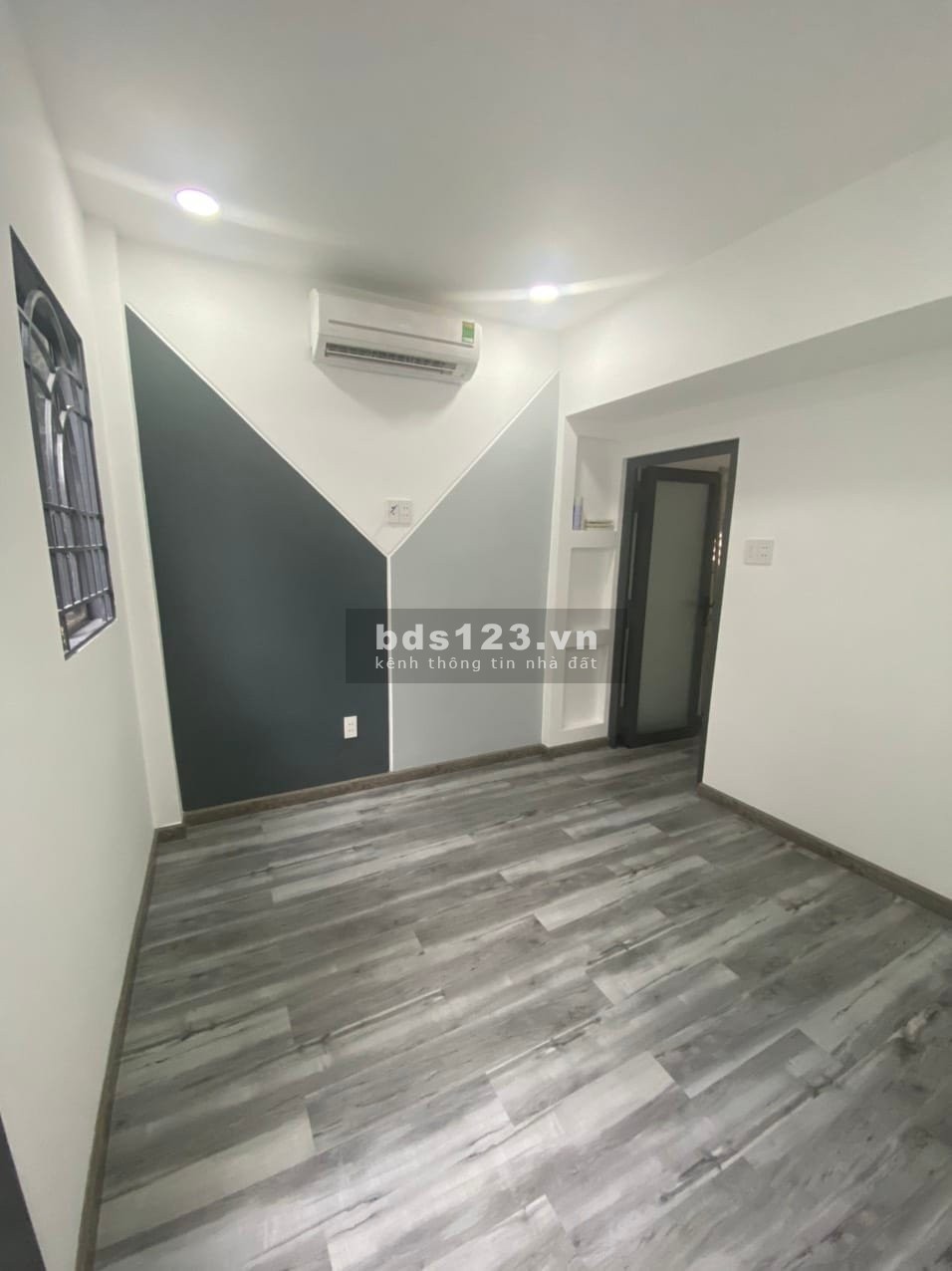 Nhà đẹp bán giá rẻ Quận 10, đường Tô Hiến Thành, 2 mặt tiền hẻm