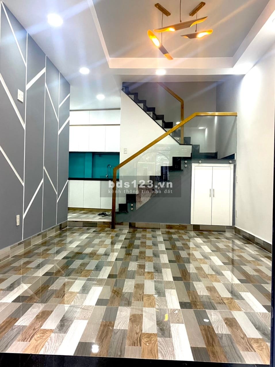Nhà đẹp bán giá rẻ Quận 10, đường Tô Hiến Thành, 2 mặt tiền hẻm