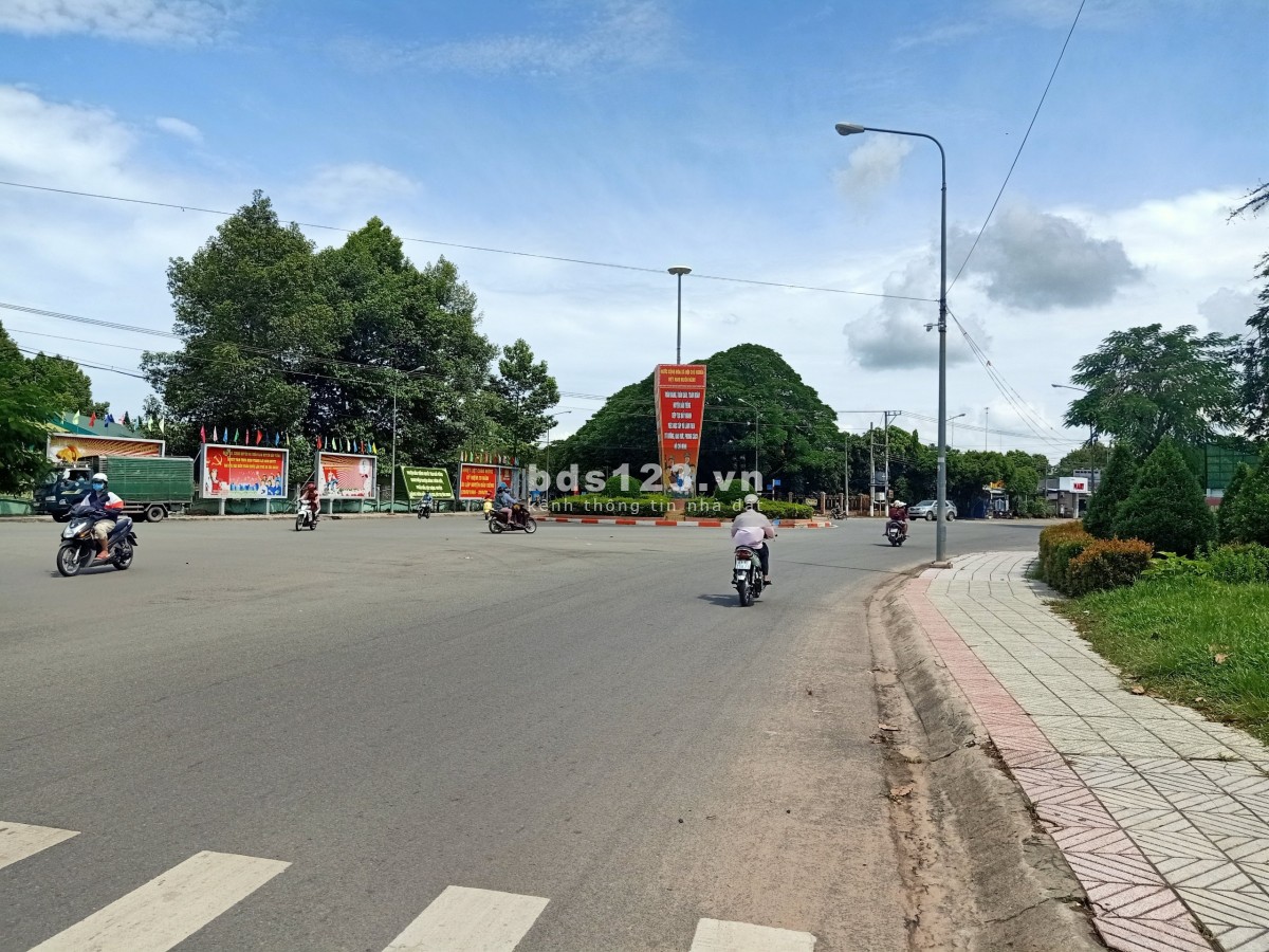 Cần bán gấp lô đất mặt tiền nhựa Bàu Sen khu phố 6 thị trấn Dầu Tiếng diện tích 280m2 giá 1ty250tr
