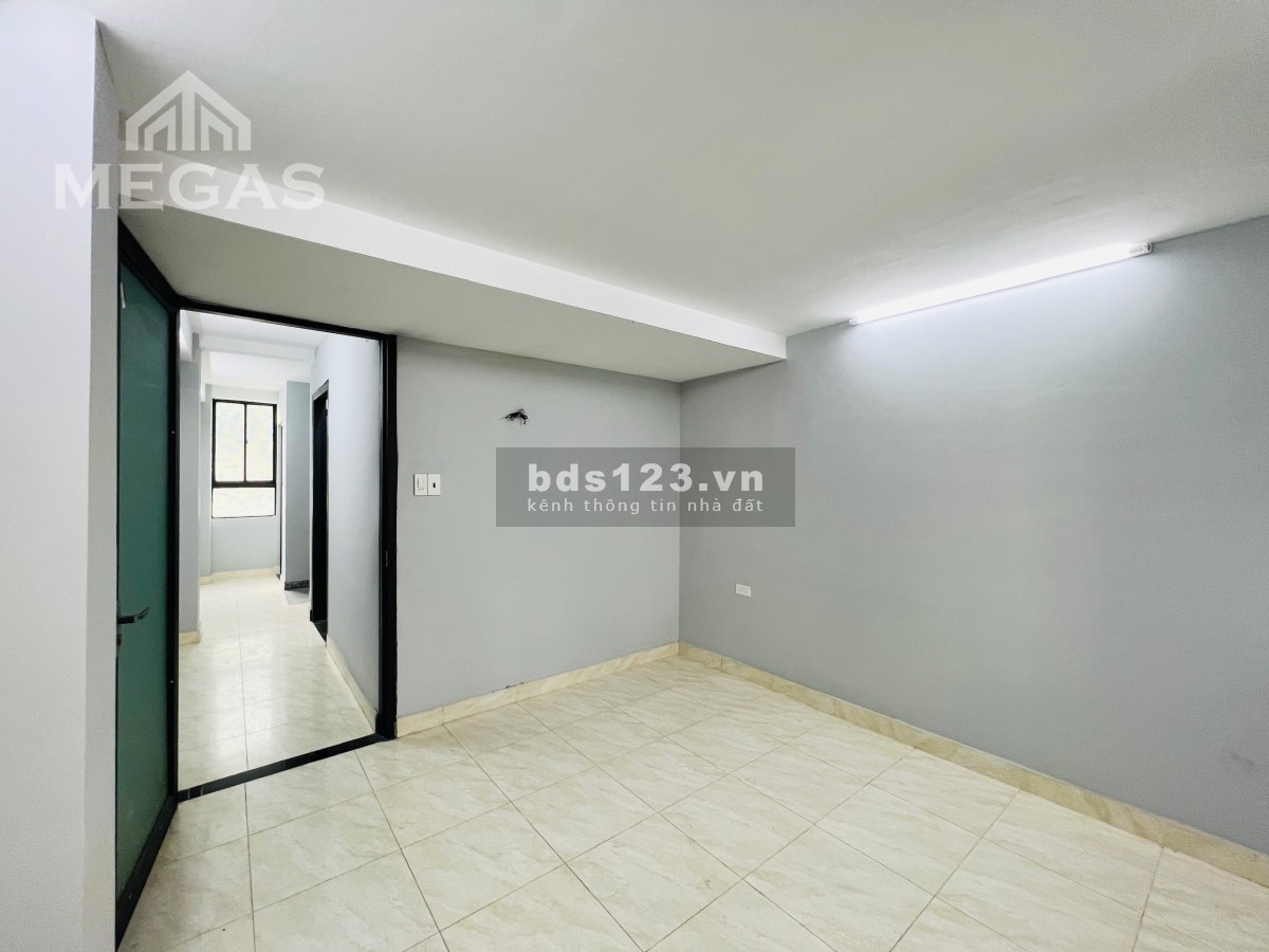 Khai trương nhà nguyên căn ngay Âu Cơ khu dân cư đông đúc giá tốt