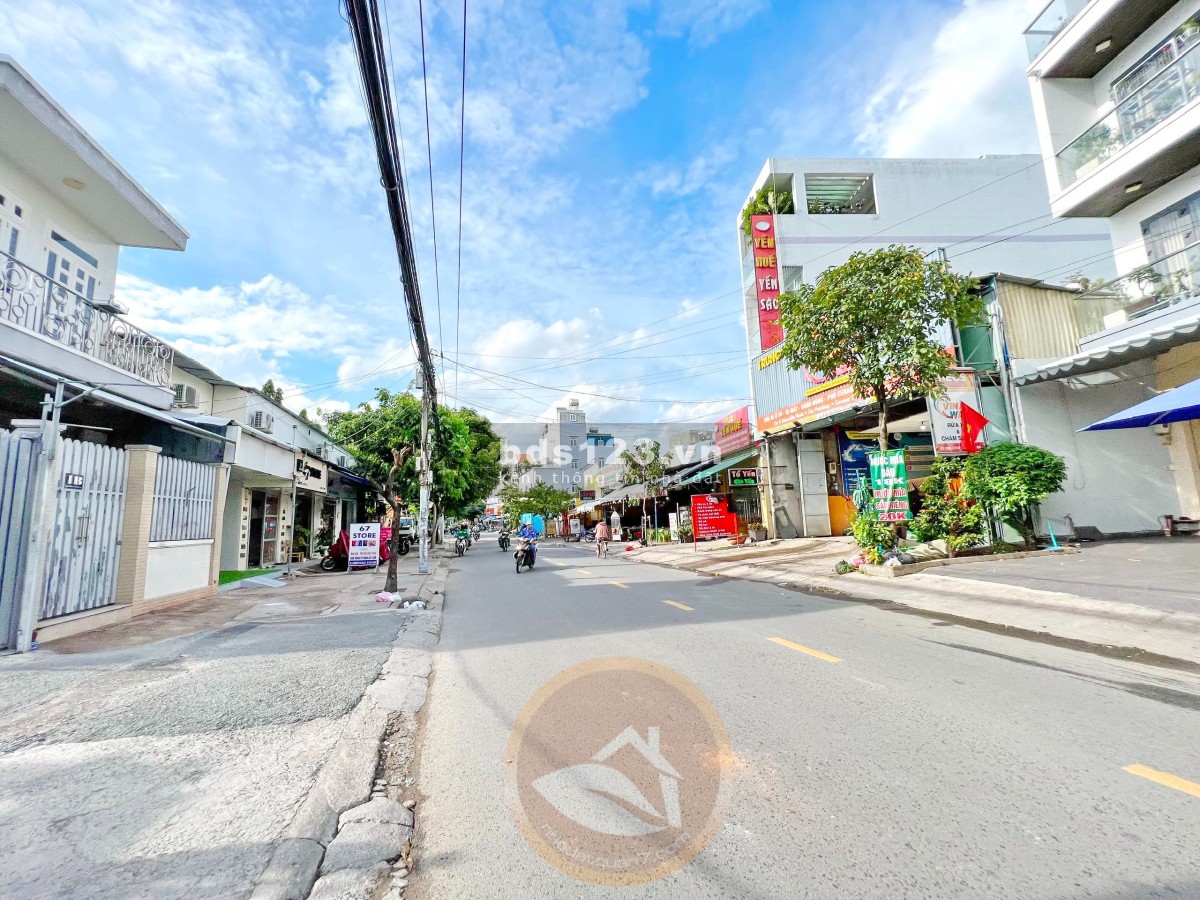 Nhà phố Mặt Tiền rộng 2 lầu có sân thượng, phường Tân Quy, quận 7