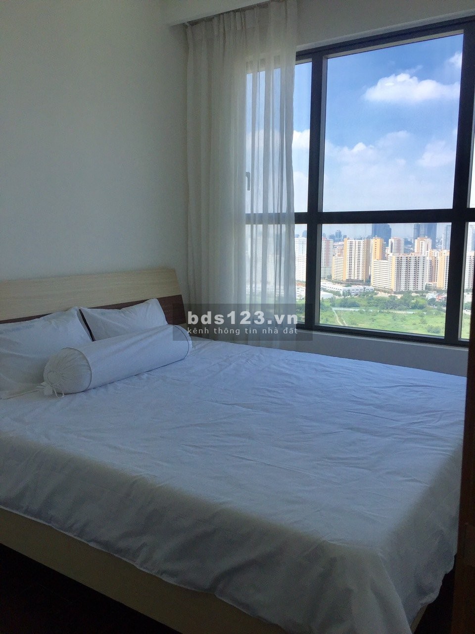 Cho thuê căn 3PN 96m2 The Sun Avenue đầy đủ nội thất giá 19 triệu/tháng. LH em Hải 0901858818