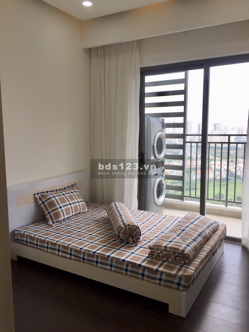 Cho thuê căn 3PN 96m2 The Sun Avenue đầy đủ nội thất giá 19 triệu/tháng. LH em Hải 0901858818