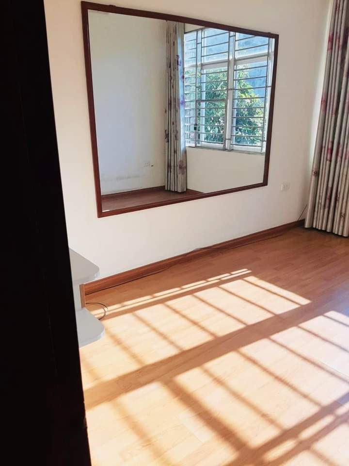 Nhà bán cho dân ngoại tỉnh Cầu Giấy DT 35m² x 5 tầng MT 8m giá bán chỉ 3,99 tỷ đồng